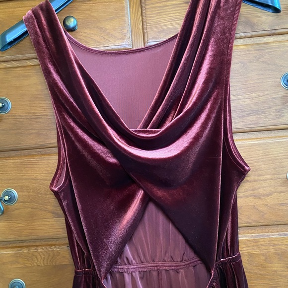 🌹Burgundy Velvet Romper🌹 - Picture 4 of 4